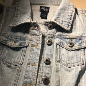 Light Wash Sleeveless Blue Jean Jacket